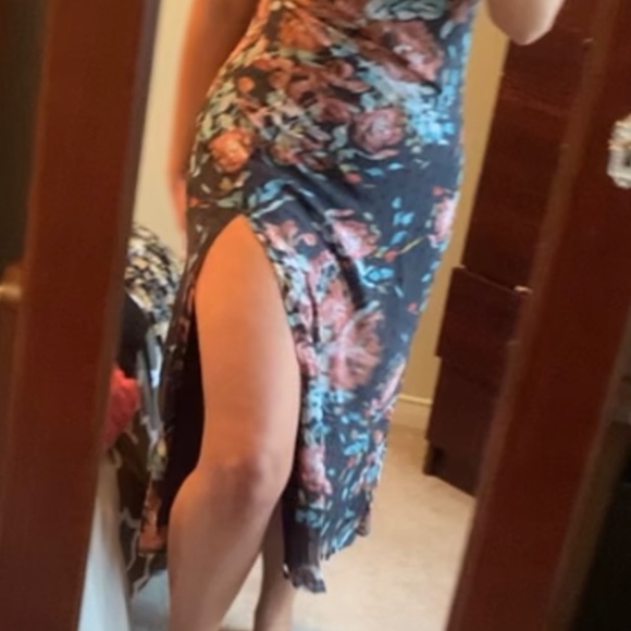 Hello Molly Cowl neck floral midi dress - Picture 2 of 3